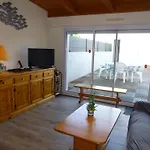 Casa de Férias Maison Confort Pres De La Plage, 5 Pers, Jardin Prive, Terrasse, Bbq, Velos Et Parking Inclus - Fr-1-224c-297 *